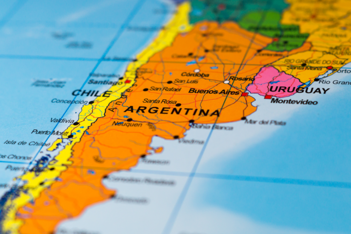 アルゼンチンの国家安全保障大臣がラジオで大麻合法化賛成を表明