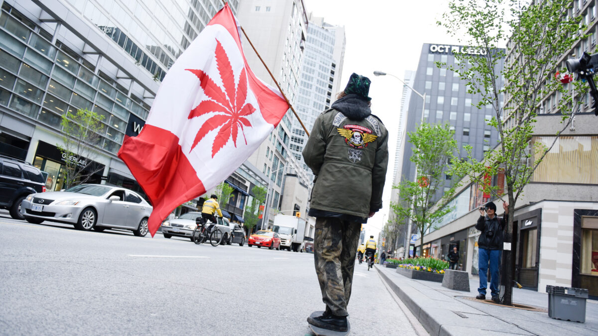 カナダ、過去の薬物所持の犯罪履歴を抹消する法案を検討