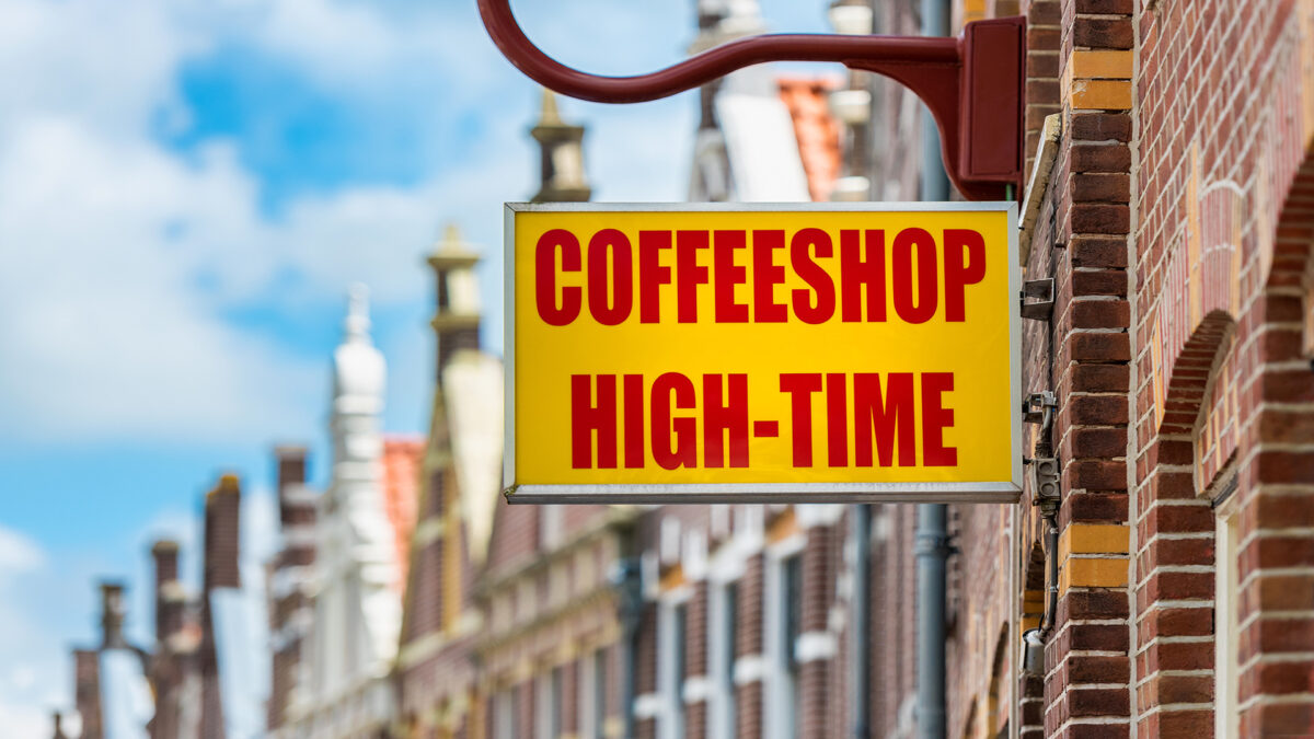 オランダ、政府承認の大麻をコーヒーショップに供給するプログラムを今年開始へ