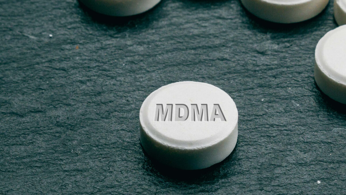 MDMAがPTSDに対する治療で再び有効性を実証　新薬誕生に迫る
