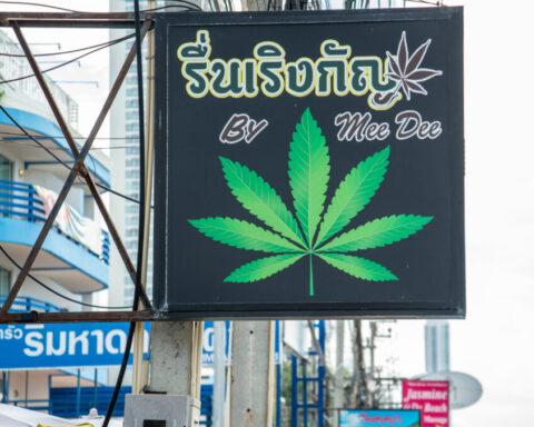 タイ首相、今後6ヶ月以内に嗜好用大麻の販売停止を目指す