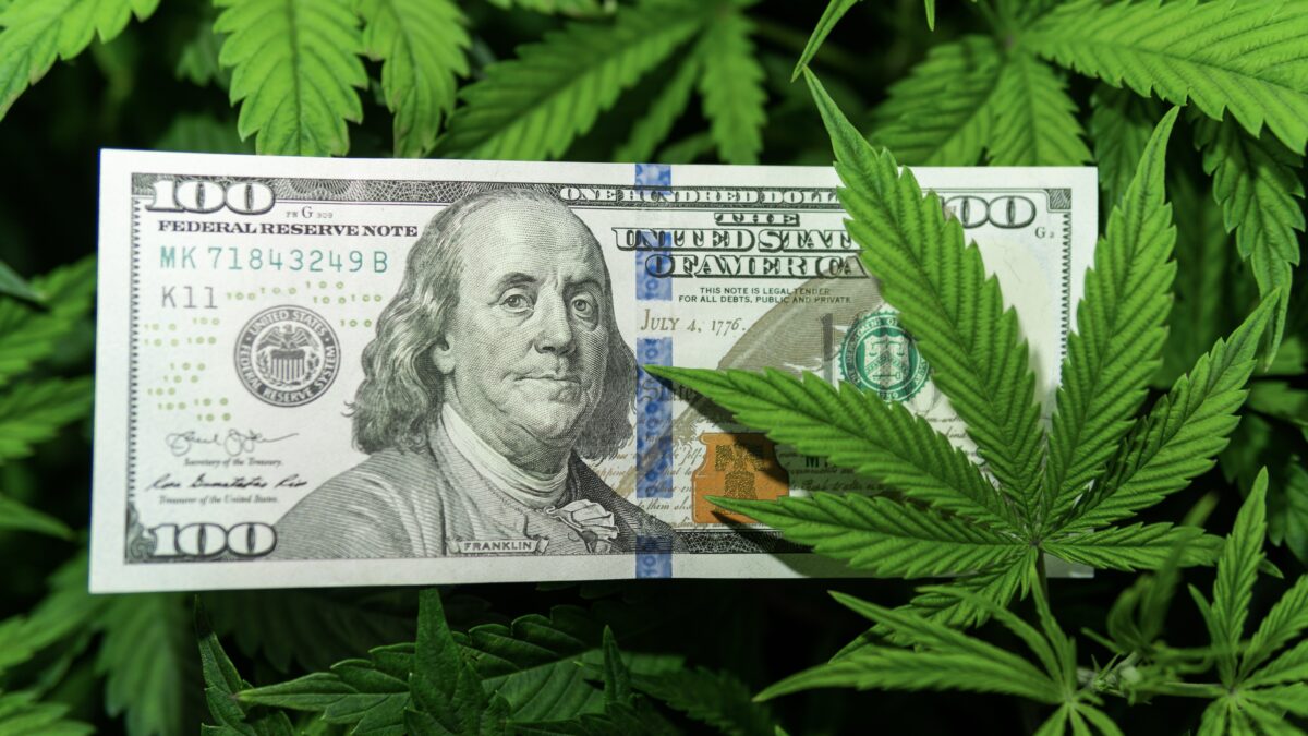 米国国勢調査局、2年間で大麻税から8,500億円以上を徴収したと報告