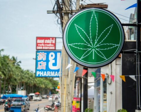 タイ保健相、2024年末までに嗜好用大麻を禁止すると発言