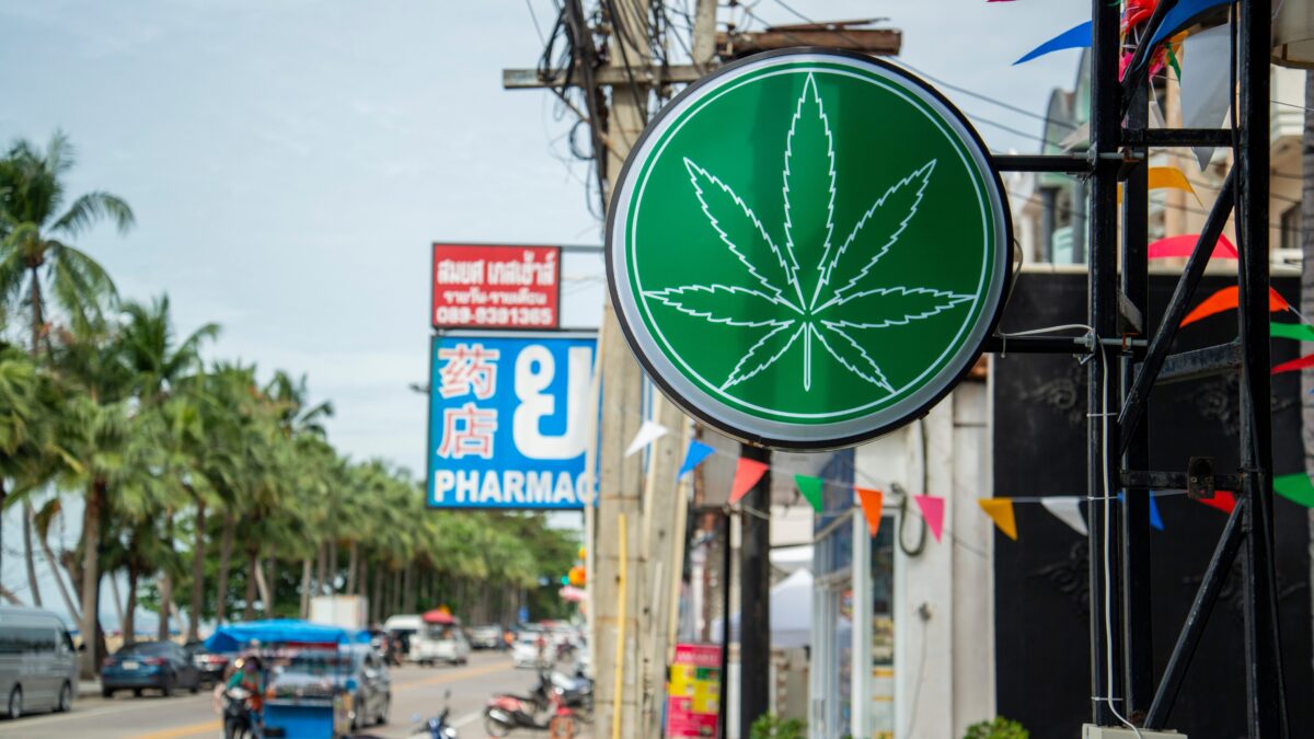 タイ保健相、2024年末までに嗜好用大麻を禁止すると発言